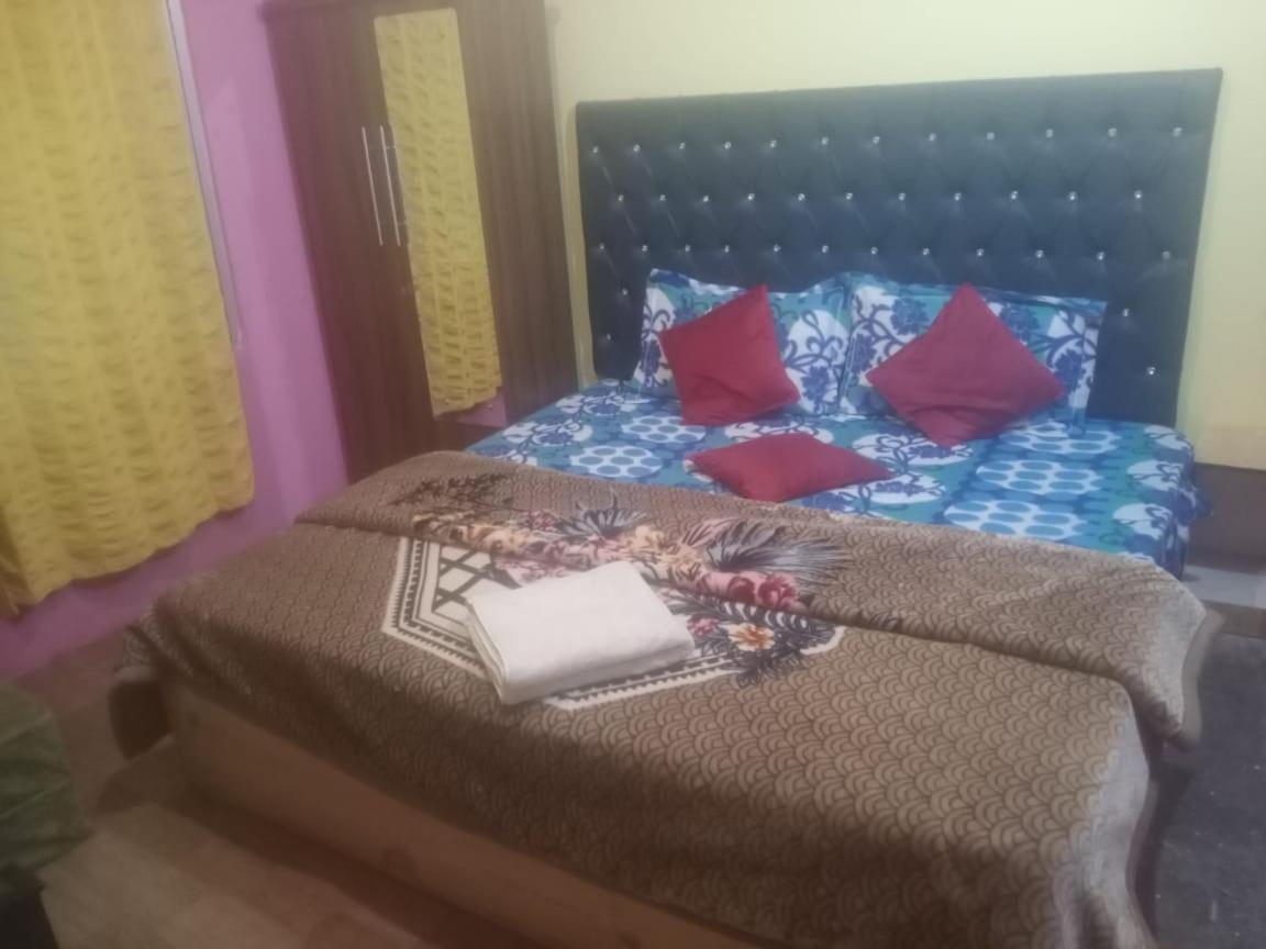 מנאלי Hotel Antarctica &Pine N Dine Blues Cafe מראה חיצוני תמונה